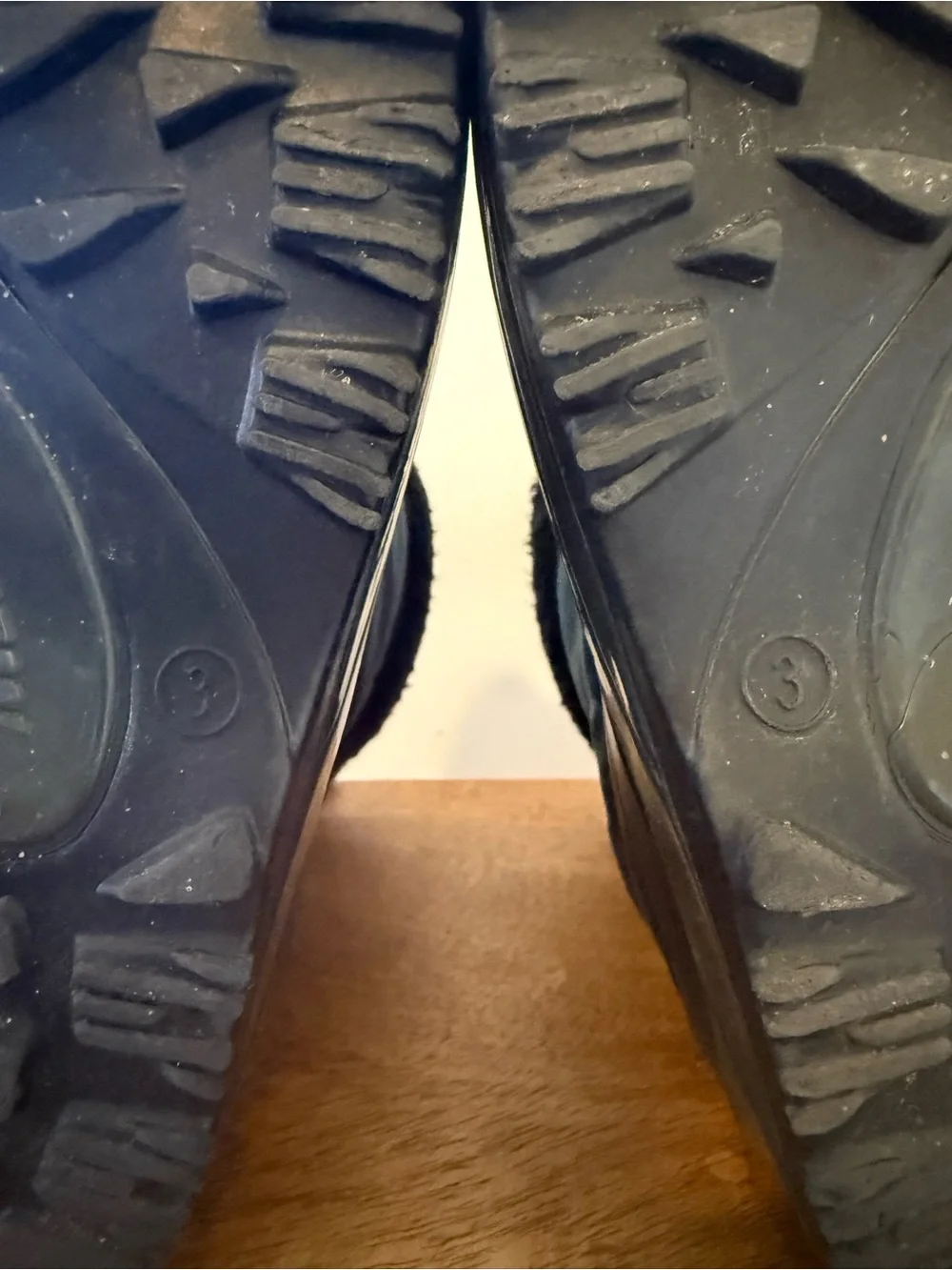 L.L. Bean Kids Navy and Black Insulated Snow Boots